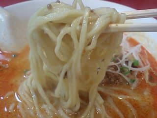 珍来(チンライ):麺