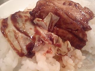 エリート 肉とキャベツの辛味噌炒め