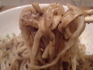 じゃじゃおいけん:麺