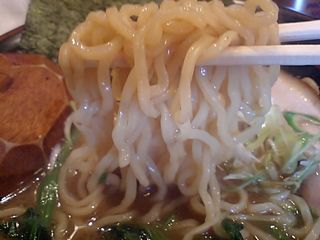 むらさき:麺
