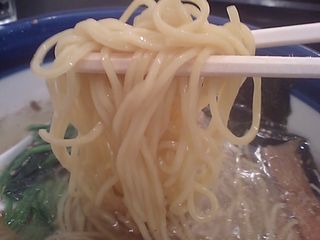 塩金伝丸(しおきんでんまる):麺