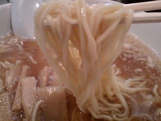 らーめん たくみ:麺
