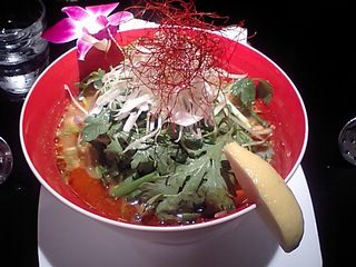 神田:冬陰激城麺