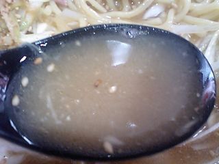 Y'Sラーメン:スープ